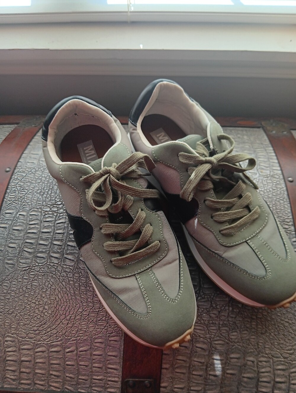 MIA Casual Woman's Olive Green Lace-Up Sneakers. Size 9 1/2